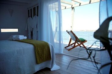 Hotel Laguna Garzon Lodge