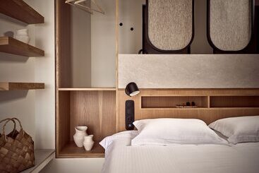 پانسیون Yoma Cove Suites