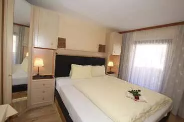 ベッドアンドブレックファースト Gästehaus  Pension Edelweiss