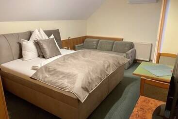 住宿加早餐 Pension Thermenland