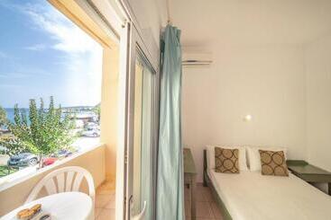 هتل آپارتمان Akti Galinis