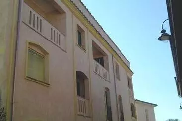 ベッドアンドブレックファースト Sa Domu Sarda   Apartment With Garden