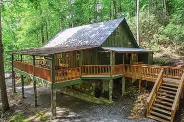 Mökkimajoitus Beside Still Water 1   2 Bedrooms, 2 Baths, Sleeps 6 Home By Redawning