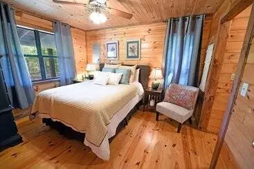 Mökkimajoitus Knotty Pony Cabin  Blue Ridge