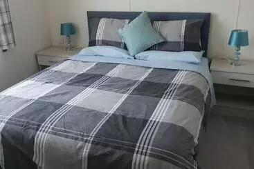 Hotell A Luxury 6 Berth Lodge, Sleeps 6 A Real Home From Home In The Heart Of A Forest