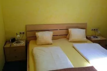 Bed & Breakfast Pension Haus Claudia