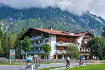 فندق Design Apartments & Zimmer Zugspitze