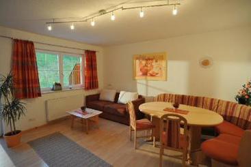 茅舍 Appartementhaus Glashütte