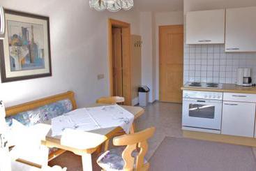 Отель Ferienwohnungen Schöpf