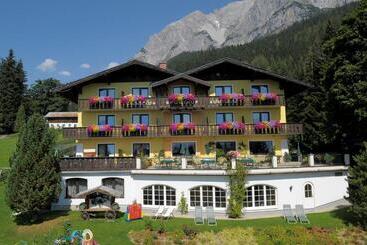 Hotelli Sporthof Austria