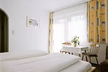 مبيت وإفطار Pension Kristall