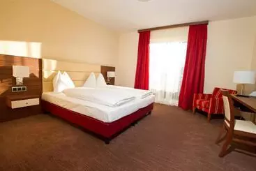 Hotel Schönis Land