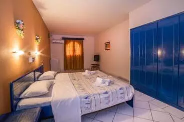 هتل Porto Koukla Beach