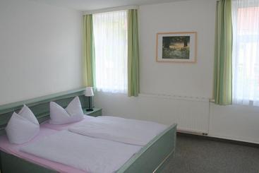 هتل Gasthaus Zur Eiche