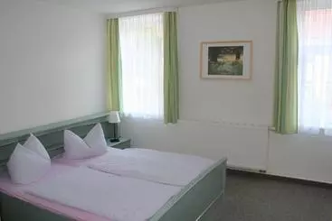 Hotelli Gasthaus Zur Eiche