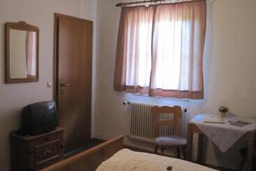 בית מלון כפרי Bei Weirich