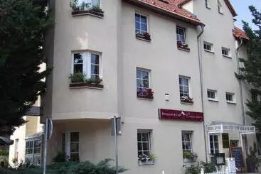 Aamiaismajoitus (B&B) Pension & Café Am Krähenberg