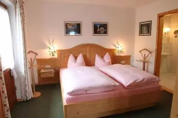 茅舍 Gästehaus Kleinbuch