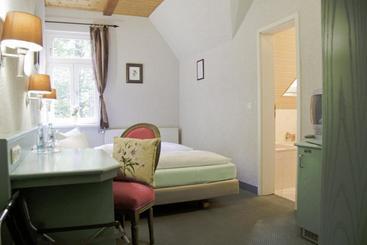 Отель Gasthof Schloss Hubertus