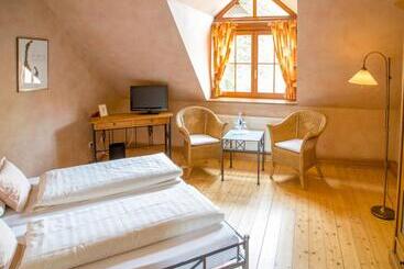 Landhotel & Weingut Espenhof