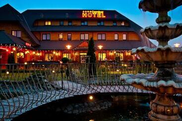 בית מלון כפרי Czardasz Spa & Wellness