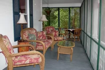 Отель The Perennial Inn