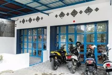 Hotel Reddoorz Near Medan Amplas