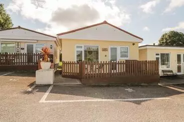 Cottage Pebble Cove