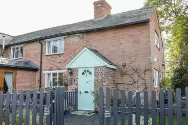 Ensdon Lea Cottage