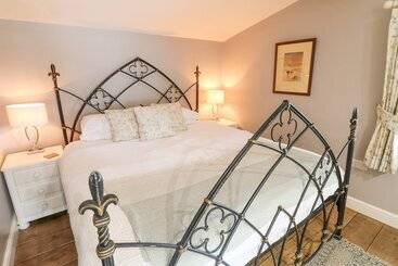 별장 Hen House View