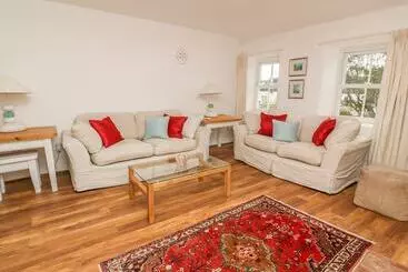 Polsue Cottage