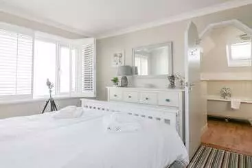 Mökkimajoitus Bayview