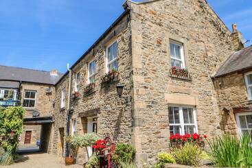 Cottage Shaftoe Mews