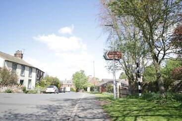 Сельский дом Swallows Nest