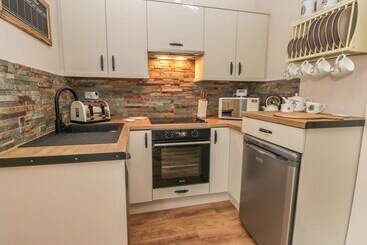 Сельский дом The Sanctuary