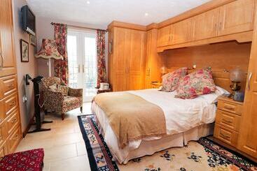 茅舍 The West Wing