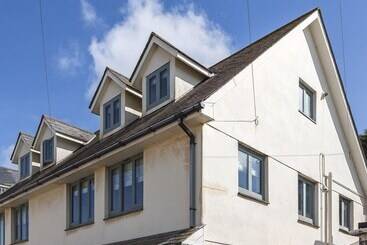 Mökkimajoitus 4 Armada House