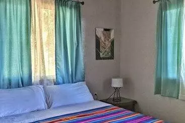 تختخواب و صبحانه Seaside Inn