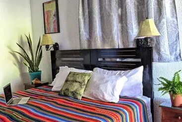 تختخواب و صبحانه Seaside Inn