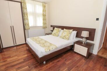 コテージ Walworth Castle Lodge