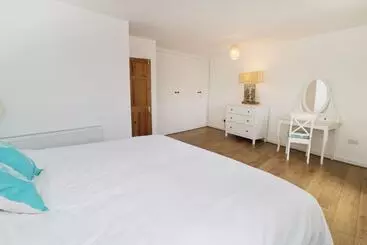 Mökkimajoitus Waverley House