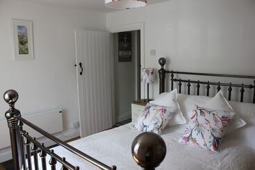 קוטג'' Lil' Nauti