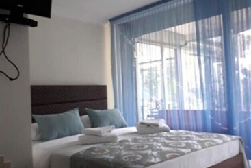 Urla Begonvil Pansiyon