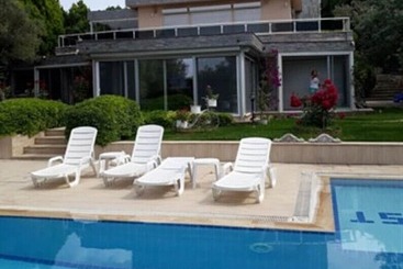 Urla Begonvil Pansiyon