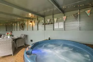 Mökkimajoitus Shepherds Cabin At Titterstone