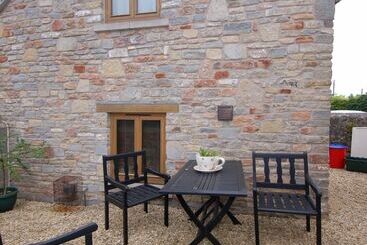 קוטג'' The Old Cider Barn