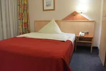 هتل Abant Frankfurt Obertshausen