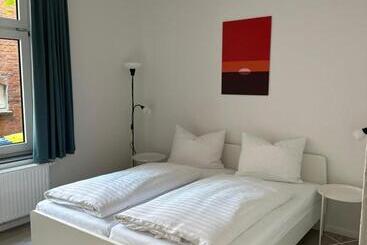 Отель Dh  Deutsches Haus