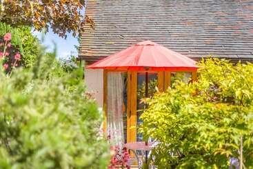 茅舍 The Milking Parlour