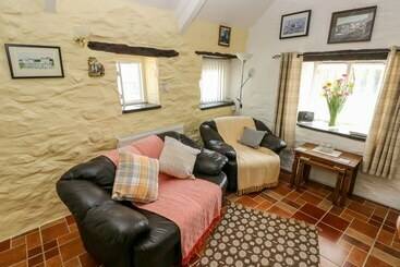 بيت ريفى Ffynnon Tom